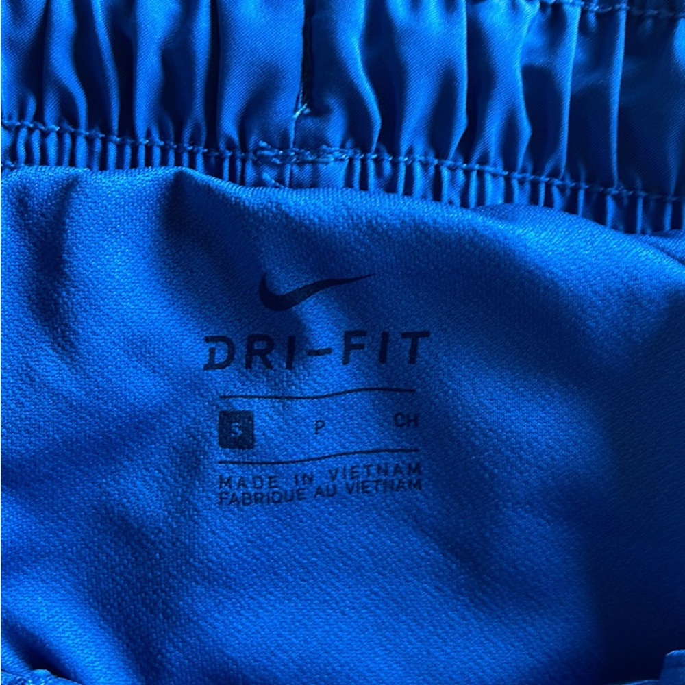 Nike Dri-fit Shorts (2) - Picture 10 of 10